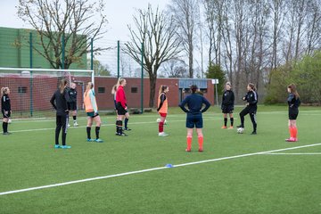 Bild 202 - Co-Trainerin der Frauen Nationalmannschaft Britta Carlson in Wahlstedt